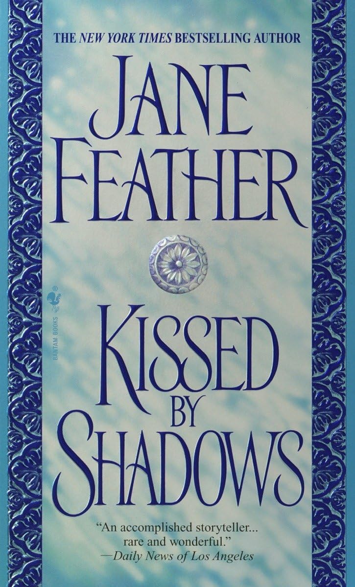 Algopix Similar Product 10 - Kissed by Shadows (The Kiss Trilogy)