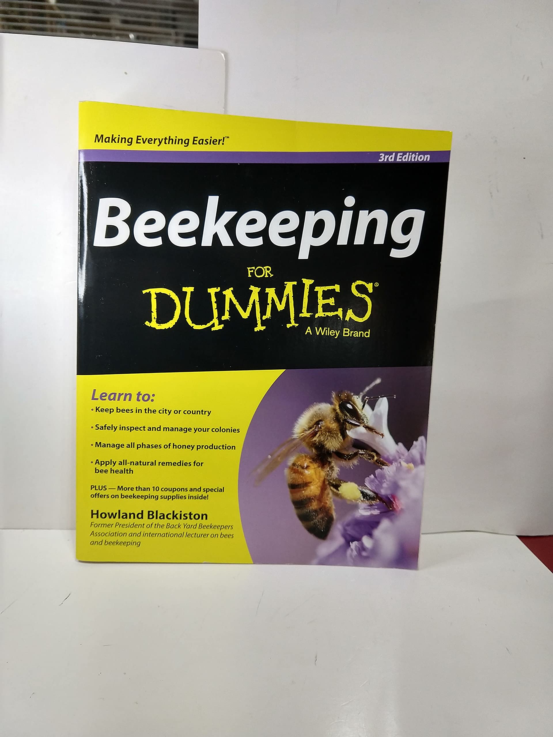 Algopix Similar Product 2 - Beekeeping for Dummies