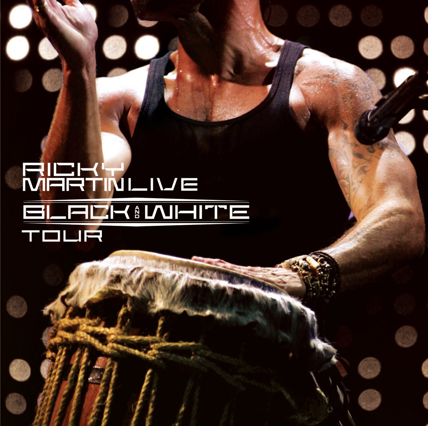 Algopix Similar Product 3 - Ricky Martin... Live Black & White Tour