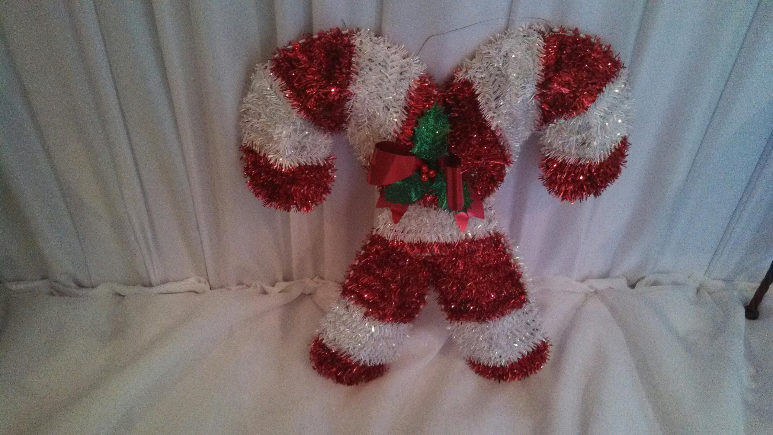 Algopix Similar Product 18 - Candy Cane Wreath 18"